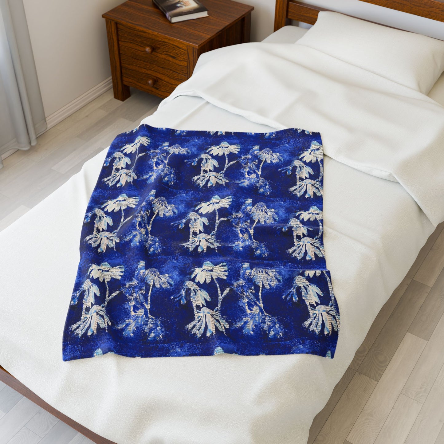 Blue Daisy Throw Blanket